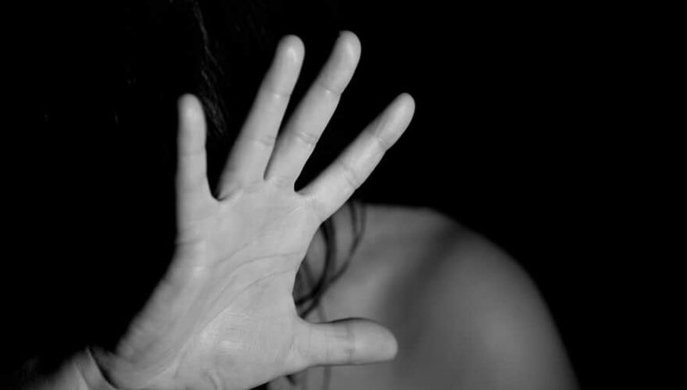 Suspeito de estuprar e manter jovem em cárcere privado no Amazonas é mantido preso