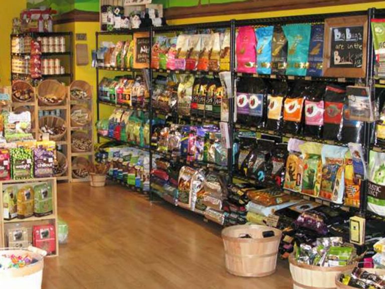 Pets dispensa veterinário em serviços de tosa e banho