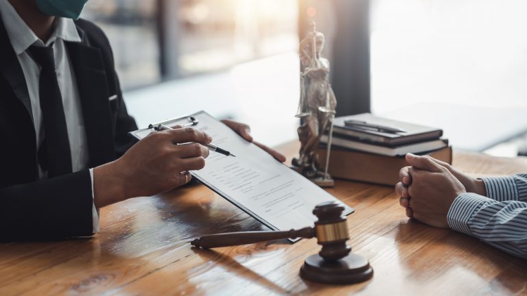 Caso não haja prescrição, direito ao FGTS deve ser assegurado a servidor