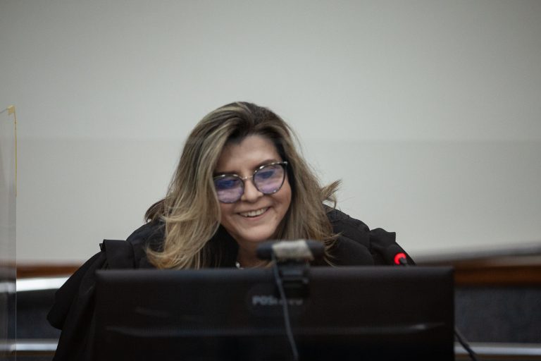 Reclamação contra decisão de turma recursal não admite reexame de provas