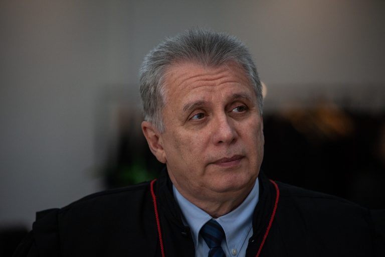 Rateio das verbas do Fundeb somente pode ser aferido com base em critérios legislativos