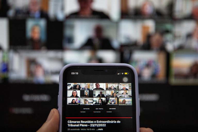 Decisão de Comissão Administrativa que invalida o vencedor do certame pelo pregoeiro é legal