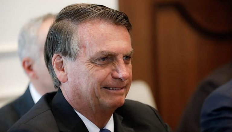 Bolsonaro diz que TSE é Tribunal Político Eleitoral, muda o tom e diz acreditar em pedido de vista