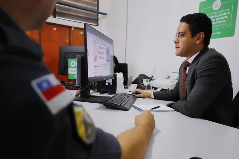 Policial militar do Amazonas consegue a suspensão de descontos indevidos do salário