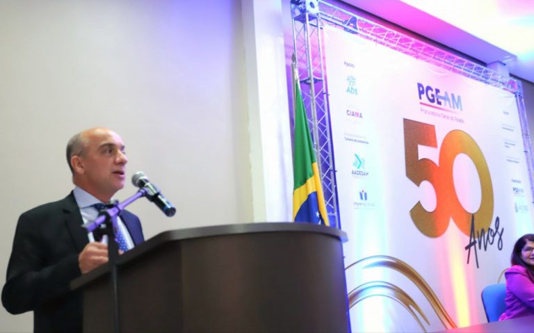 Presidente do TCE-AM palestra em seminário da Procuradoria Geral do Estado