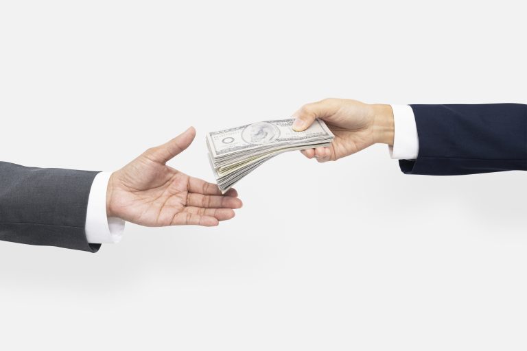 Cobranças bancárias sem informações prévias são restituídas em dobro e na proporção do dano causado