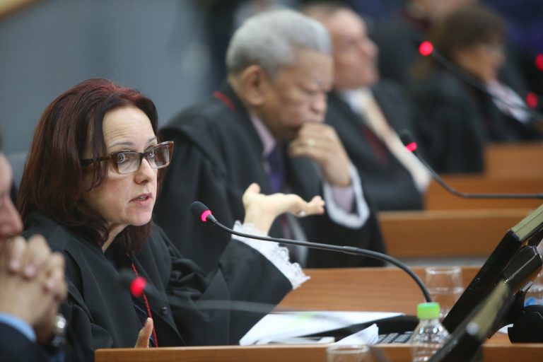 Servidor público do Amazonas transferido do seu posto contra a sua vontade reverte decisão