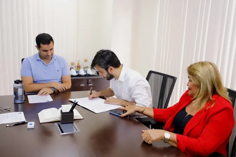 Defensor geral dá posse a mais um servidor concursado na DPE-AM