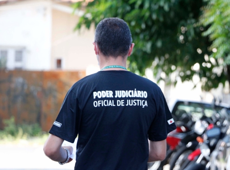 Oficiais de justiça ganham direito a porte de arma no Amazonas