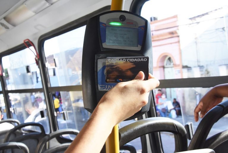 Defensoria do Amazonas pede que usuários do transporte coletivo sejam indenizados