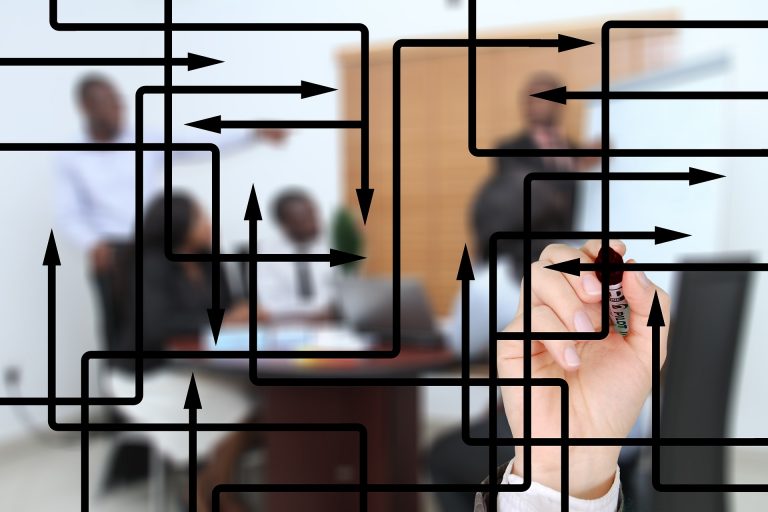 Juiz que ignorou exigência de intimação pessoal e extinguiu ação tem sentença reformada pelo TJAM