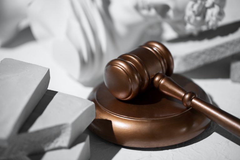 Militar afastado do serviço por ato administrativo readquire retorno ao cargo por decisão judicial