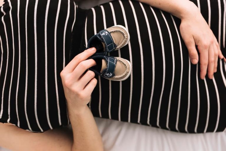 Mulher que matou gestante para ficar com o filho da vítima tem transferência de júri negada