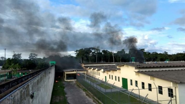 Complexidade da ação penal sobre massacre no Compaj se traduz em justa causa para negar HC