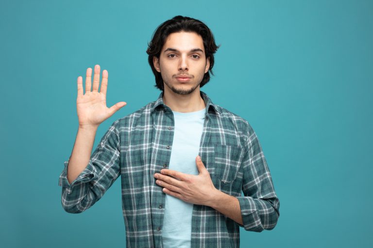 Testemunha que mentiu em depoimento para proteger amigo acaba condenada pela Justiça