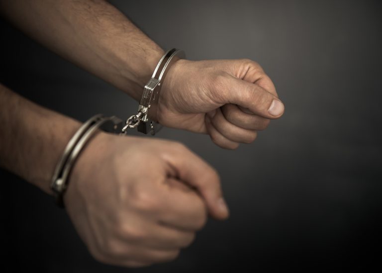 Réus acusados de tentar obter confissão da vítima sobre traição conjugal são condenados por tortura