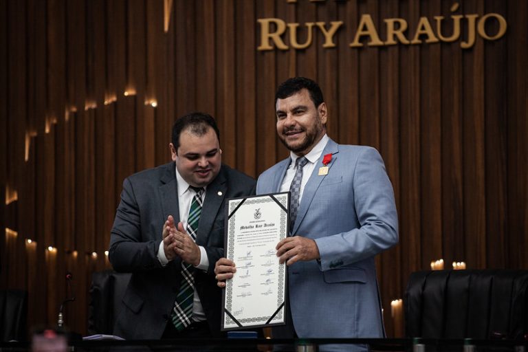 Juiz Eliezer Fernandes Júnior é homenageado pela Assembleia Legislativa do Amazonas