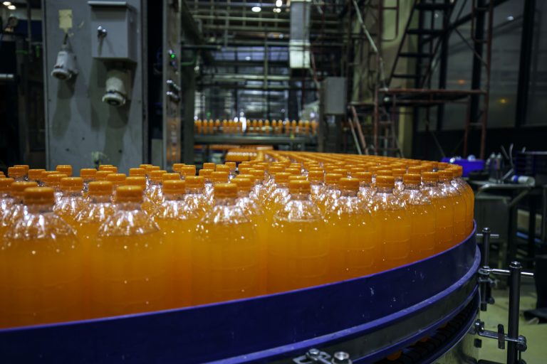 Consumidora perde indenização por não ter ingerido refrigerante ao identificar corpo estranho