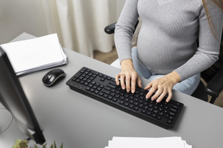 STJ define que remuneração de trabalhadoras gestantes afastadas na pandemia não configura salário-maternidade