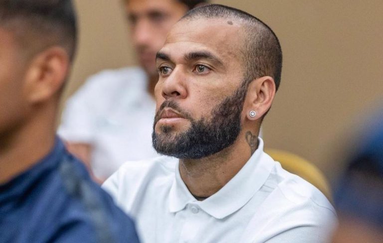Movimento feminista protesta contra revogação da pena de Daniel Alves
