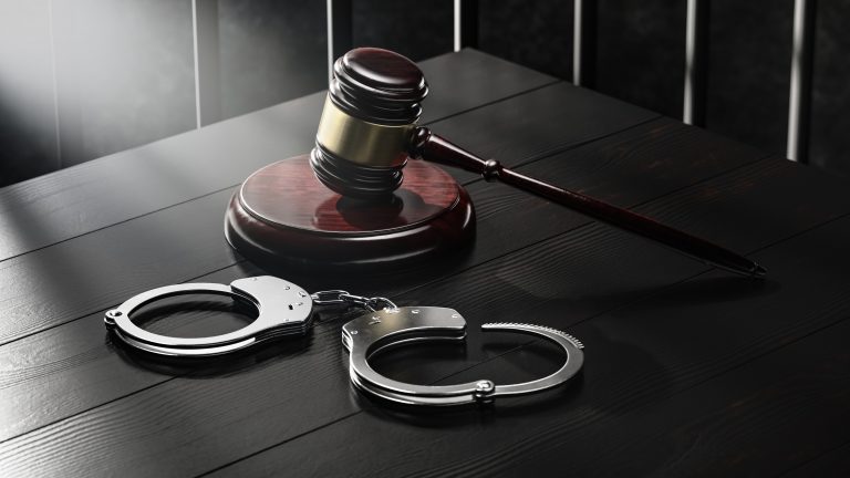 Homem é condenado por júri popular por matar atual companheiro da ex-mulher