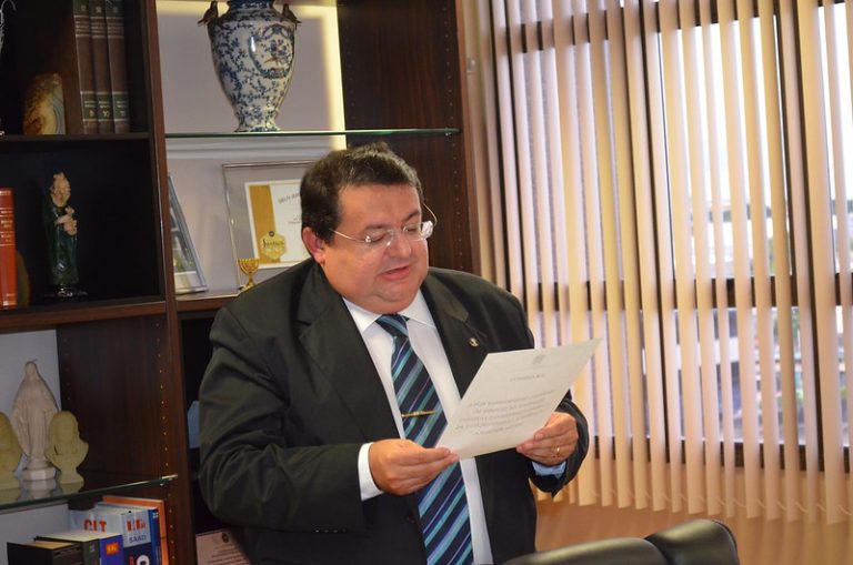 TRT-11 determina reintegração de trabalhador venezuelano demitido após convulsão por epilepsia