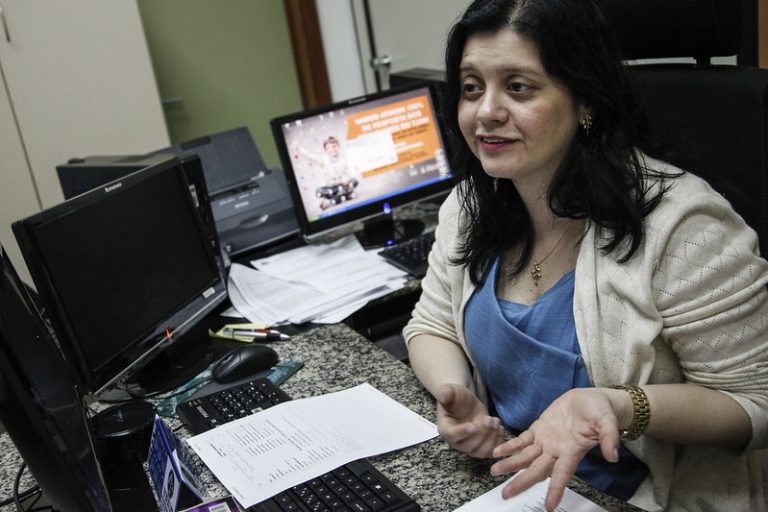 Devedor evita apreensão de carro quase quitado em atraso, mas justiça nega danos morais no Amazonas