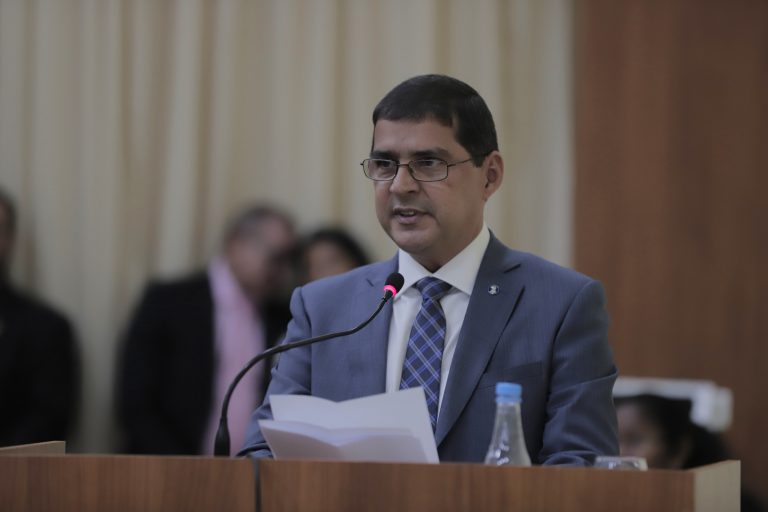 Município do Amazonas é condenado a tomar providências sobre vala aberta em frente a uma residência