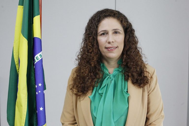Concursos recompõem máquina pública e Governo prepara mais 10 mil vagas, diz Ministra