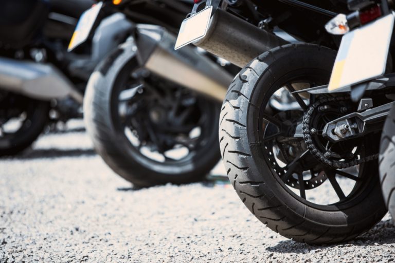 Justiça manda anular restrição em motocicleta após longo atraso na apuração de crime em Manaus