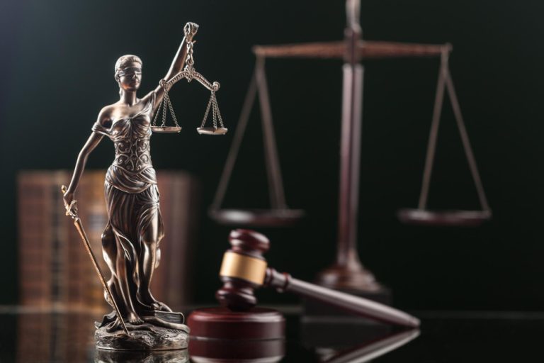 Mãe de criança com deficiência garante redução da carga horária de trabalho a pedido da DPEAM