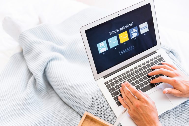 Juíza determina verificação de contas ‘laranja’ em Netflix e Uber para chegar ao devedor