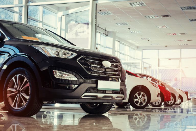 Cliente da Fiat prova defeitos em carro zero, garante substituição e recebe danos morais