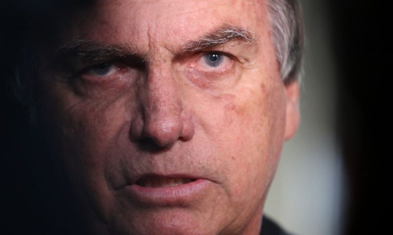 Bolsonaro presta depoimento nesta tarde na Polícia Federal