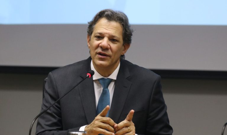Reforma sobre renda e consumo não visa aumento da arrecadação, diz Haddad