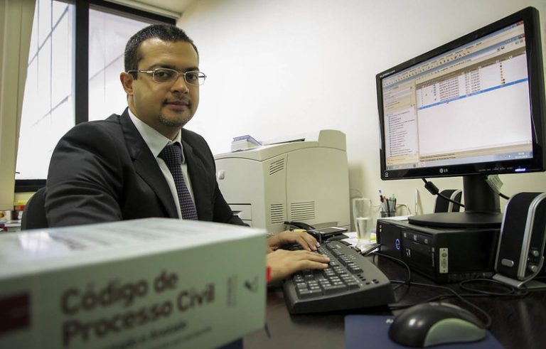 Juiz considera que cliente autorizou desconto de tarifas por meio eletrônico e nega restituição
