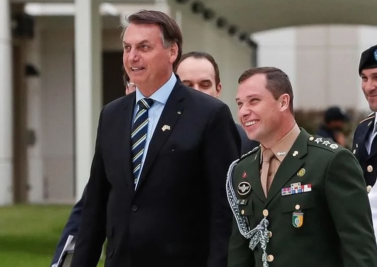 Advogado de Bolsonaro diz que nada muda com ‘confissão’ de Mauro Cid