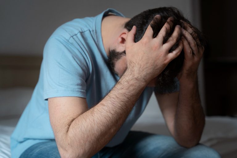 Estado deve internar e fornecer tratamento a jovem dependente químico