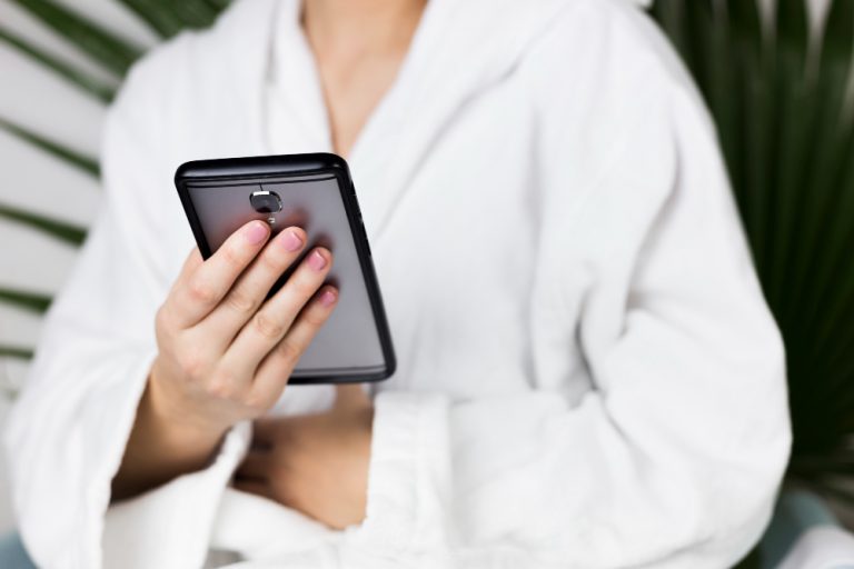 TRF1 mantém indenização a militar que foi filmada nas dependências do quartel durante o banho