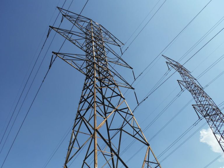 Linha de transmissão desligou “milissegundos” antes de apagão