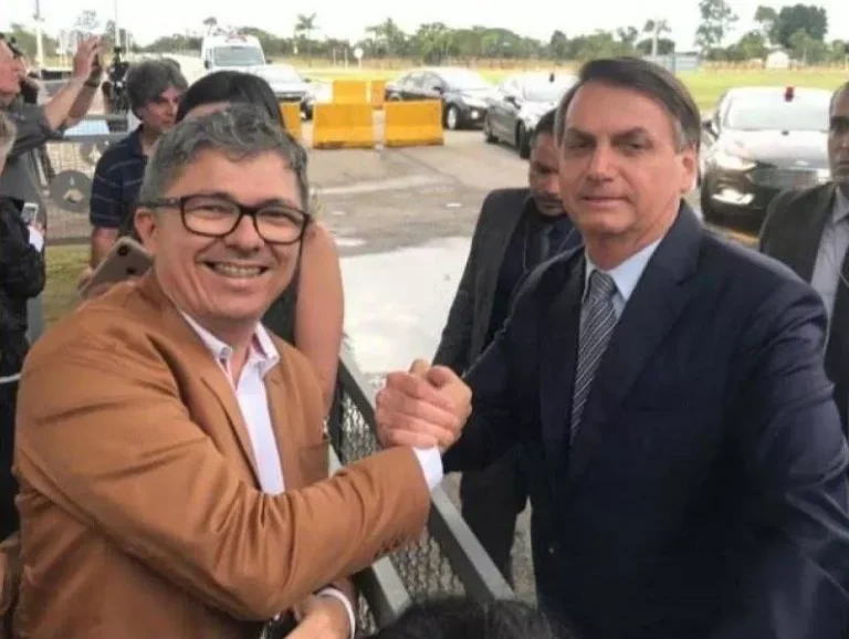 Blogueiro Wellington Macedo fica em silêncio na CPMI do 8 de Janeiro