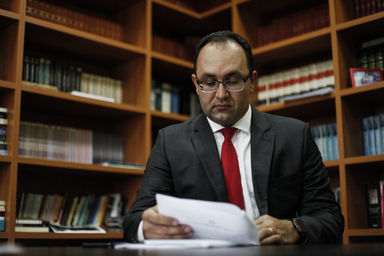 Juiz condena Telefônica Brasil a indenizar em R$ 5 mil cliente que não contratou conteúdos avulsos