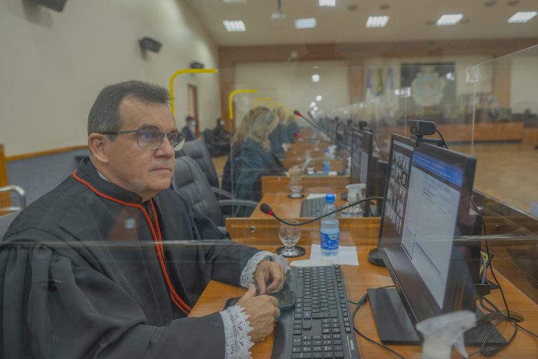 Cartão de Crédito consignado com falhas de informação se reverte em danos morais ao consumidor