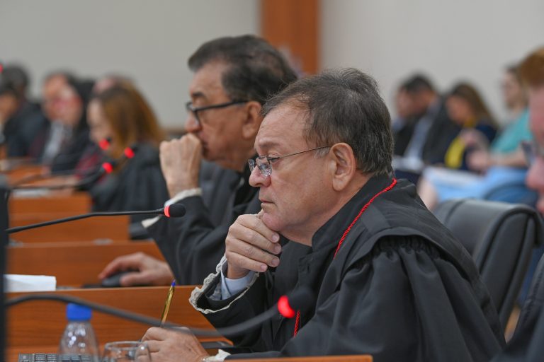 Amazonas quer que se declare inválida a obrigação constitucional de promoções a servidores