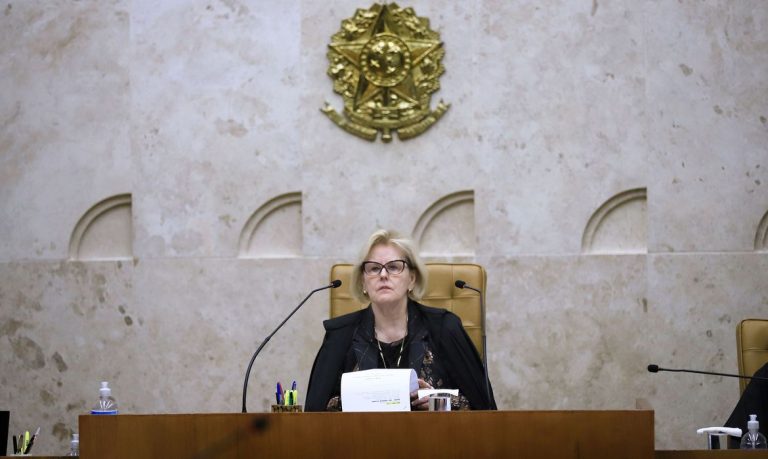 Rosa Weber defende atuação do STF durante julgamento de réus do 8/1