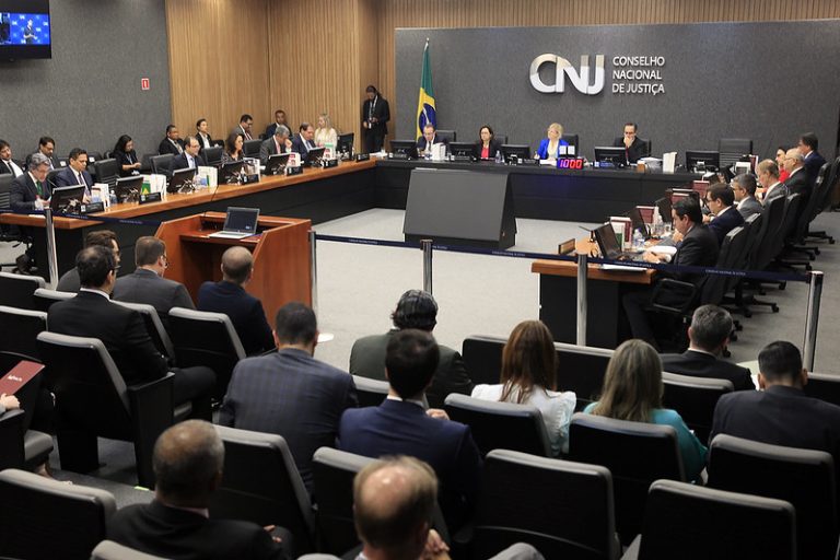 Manifestações políticas de juíza do Amazonas por redes sociais serão julgadas por CNJ
