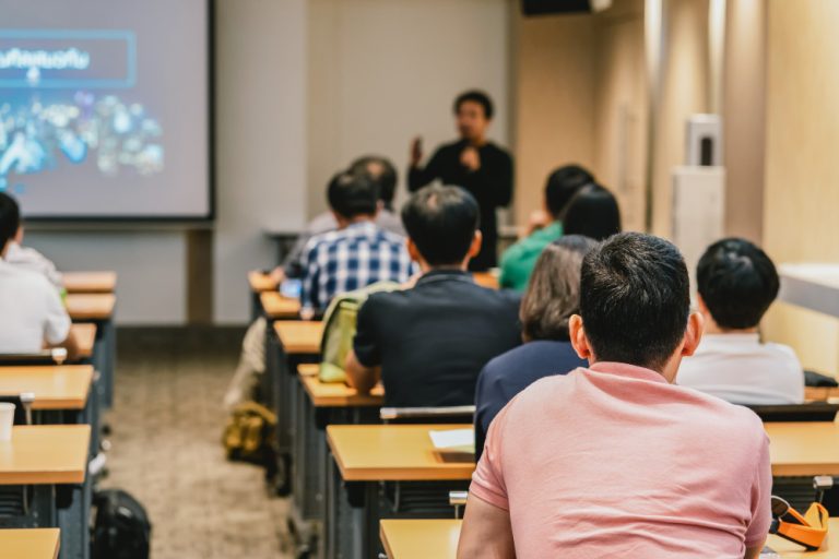 Faculdade pode negar matrícula a aluno por falta de pagamento superior a 90 dias