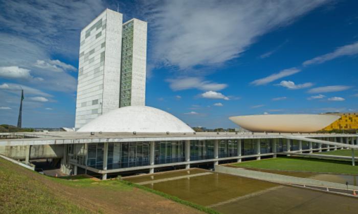 Juiz nega anular decreto que fixou os subsídios dos membros do Congresso Nacional