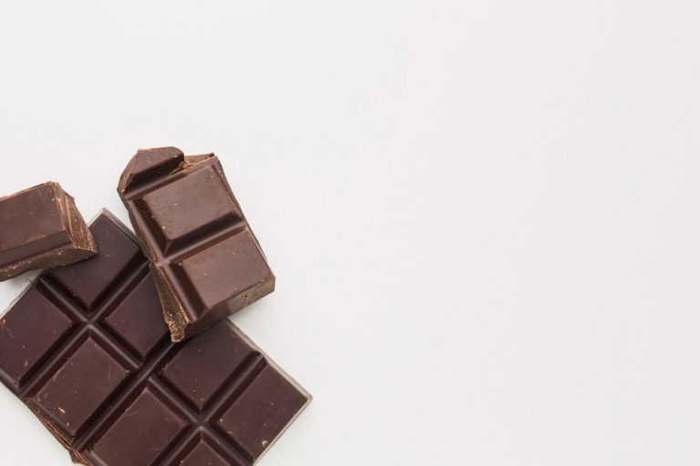 Consumidor será indenizado por larva em chocolate