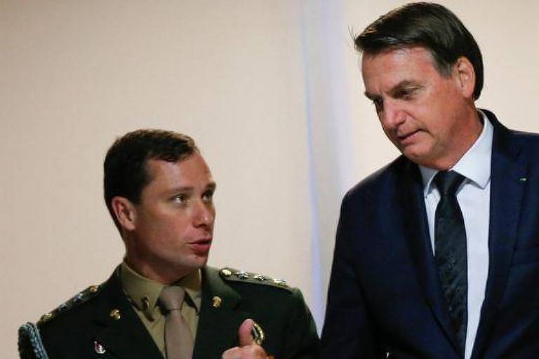 Bolsonaro teria consultado assesores sobre possibilidade de golpe, diz site sobre delação de Cid